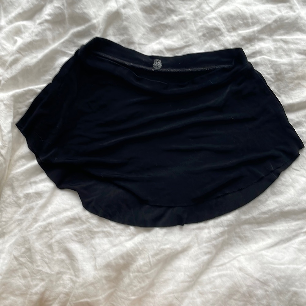 Small black bullet pointe skirt